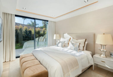 Oslo 79 – Luxurious Villa with Andalusian Charm in Nueva Andalucia
