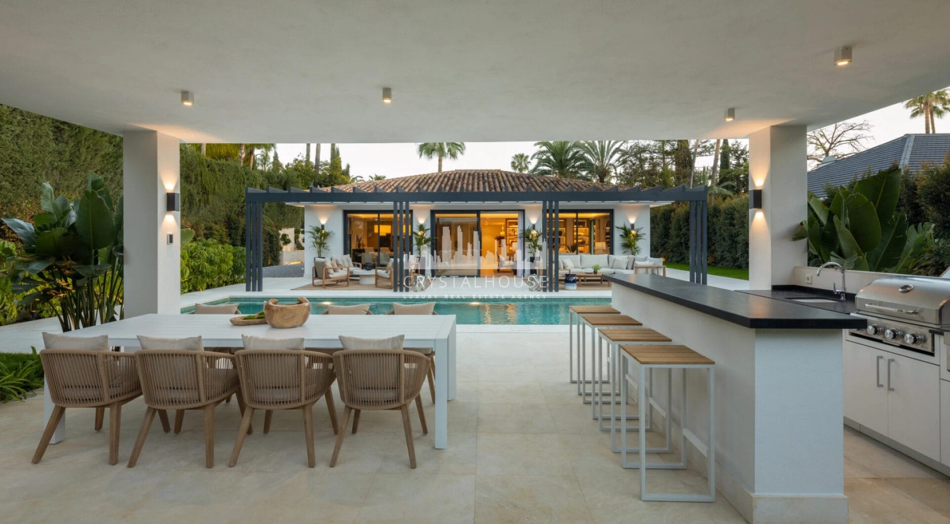 Oslo 79 – Luxurious Villa with Andalusian Charm in Nueva Andalucia