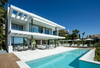 Villa Ellen – Stunning Modern Villa with Sea Views in La Quinta