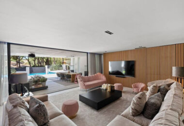 Magnificent 6-Bedroom Modern Style Villa in Hacienda Las Chapas, Marbella East