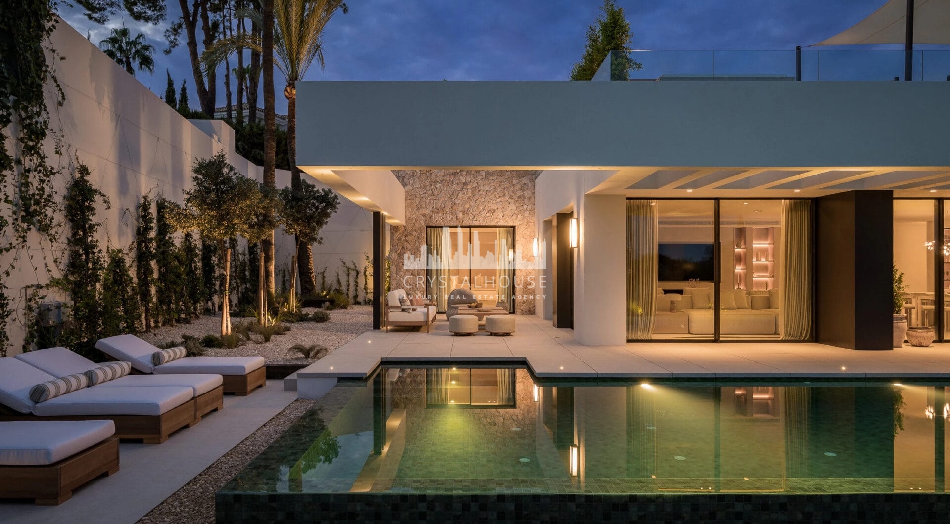 Casa Tesalia Outstanding Frontline Golf Villa in Nueva Andalucía