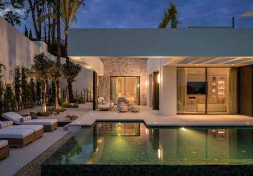 Casa Tesalia Outstanding Frontline Golf Villa in Nueva Andalucía