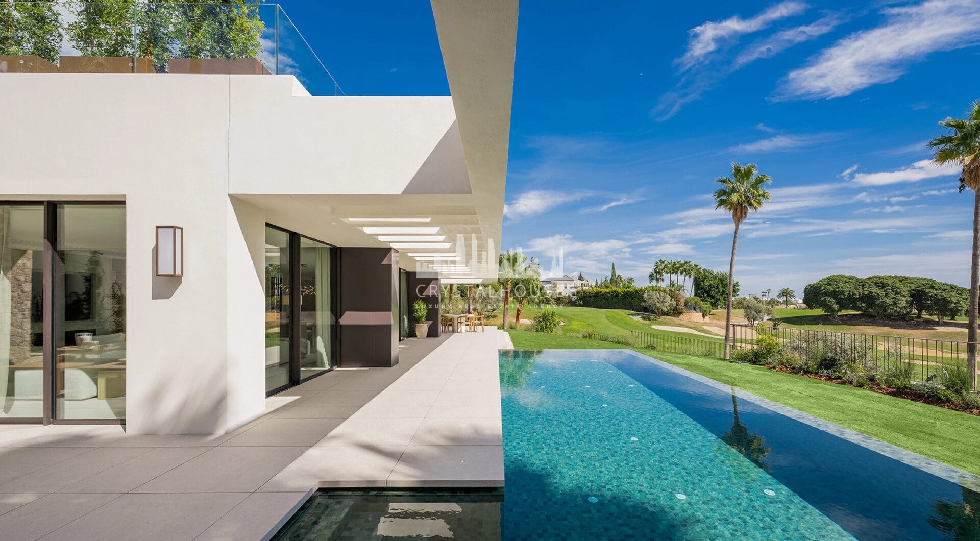 Casa Tesalia Outstanding Frontline Golf Villa in Nueva Andalucía
