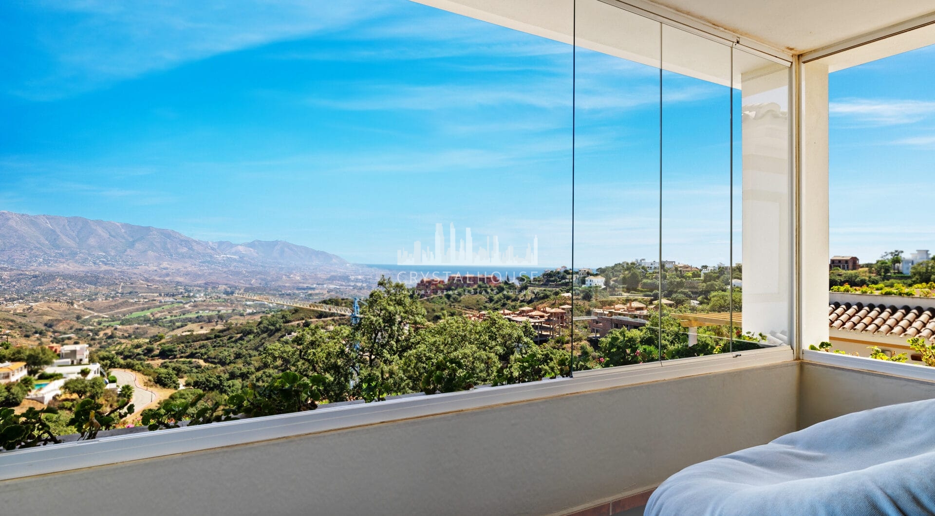 Absolutely epic candle with views to the sea, the valley, and the dawn! In Monte Elviria, Marbella East.