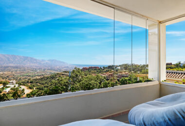 Absolutely epic candle with views to the sea, the valley, and the dawn! In Monte Elviria, Marbella East.