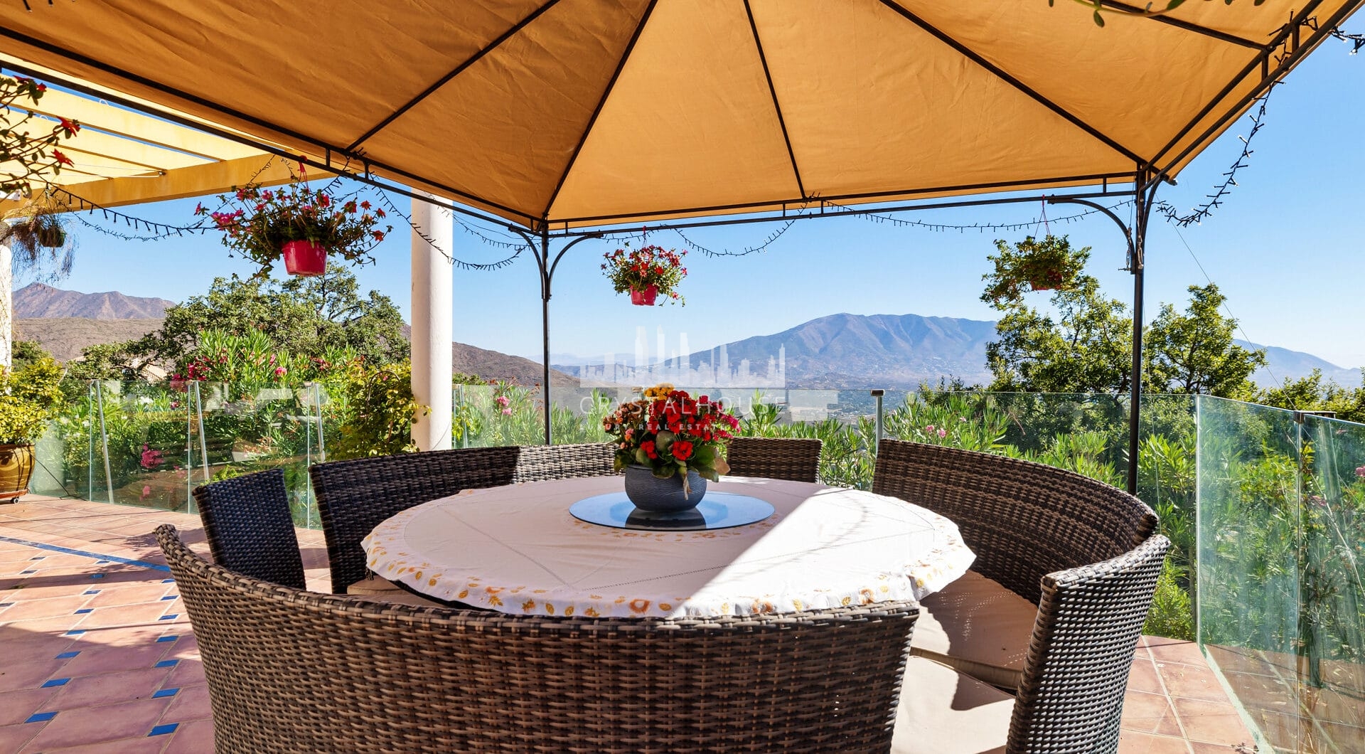 Absolutely epic candle with views to the sea, the valley, and the dawn! In Monte Elviria, Marbella East.