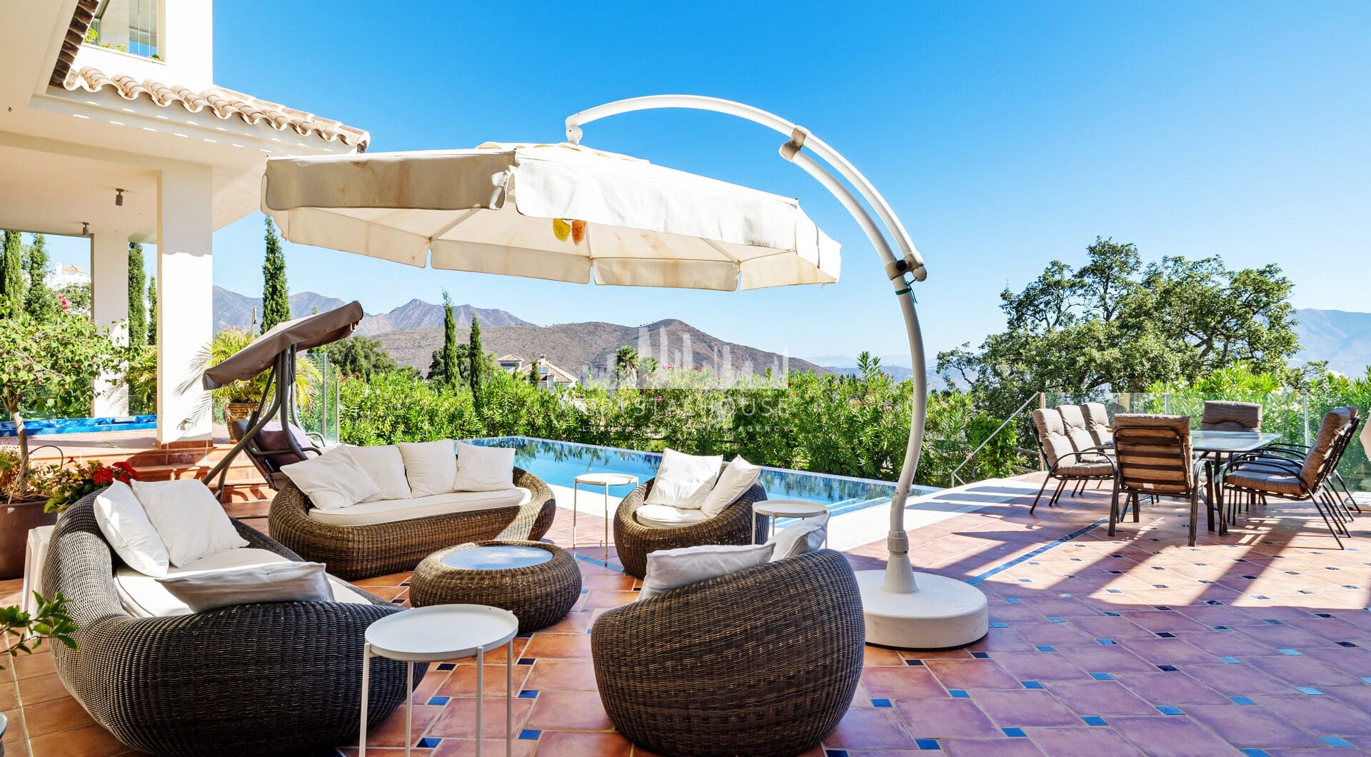 Absolutely epic candle with views to the sea, the valley, and the dawn! In Monte Elviria, Marbella East.