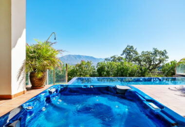 Absolutely epic candle with views to the sea, the valley, and the dawn! In Monte Elviria, Marbella East.