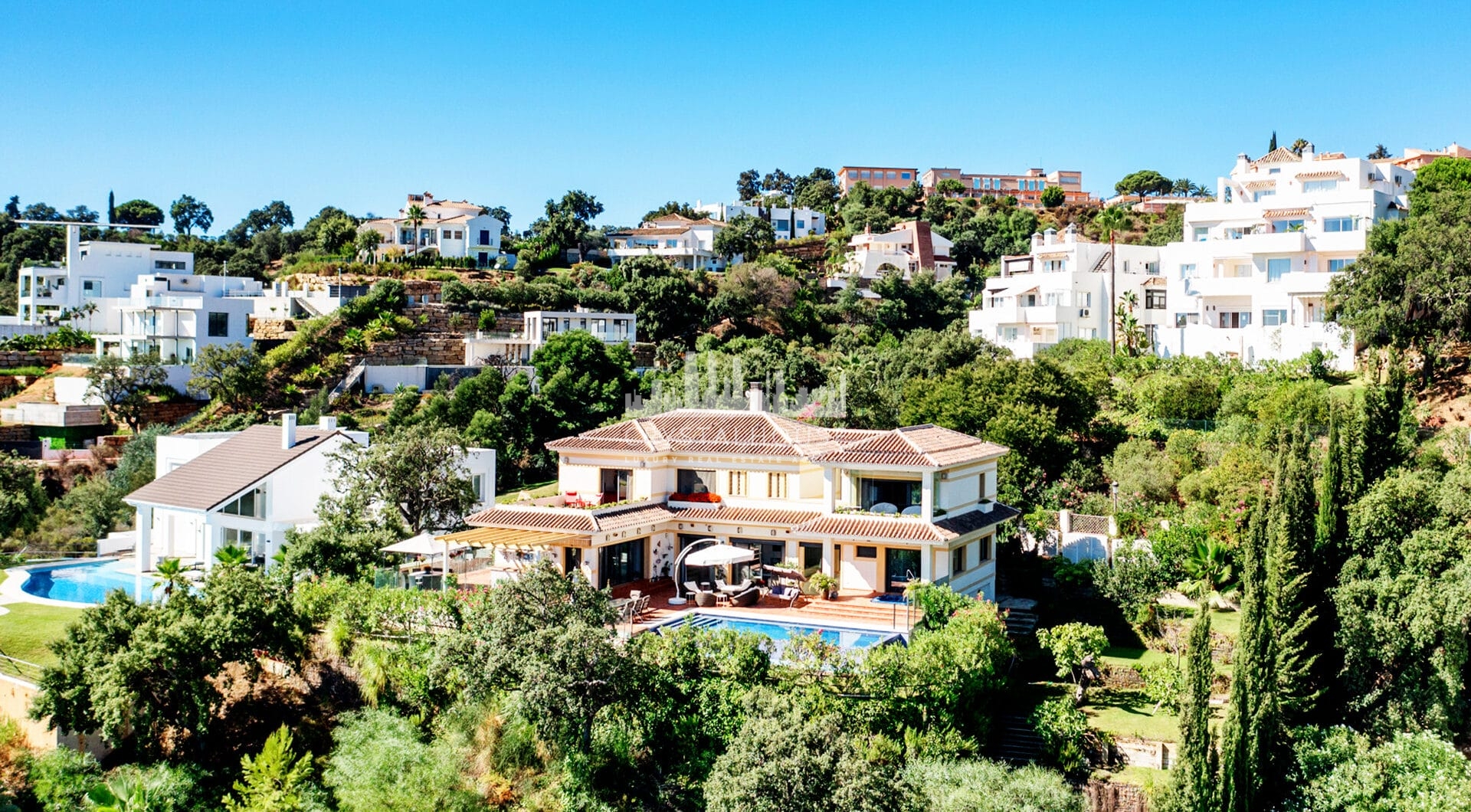 Absolutely epic candle with views to the sea, the valley, and the dawn! In Monte Elviria, Marbella East.
