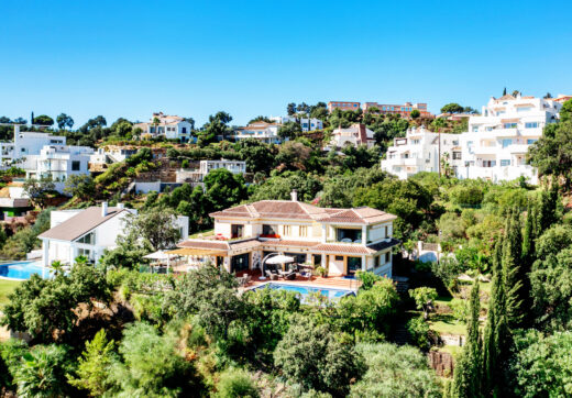 Absolutely epic candle with views to the sea, the valley, and the dawn! In Monte Elviria, Marbella East.