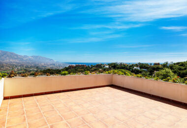 Absolutely epic candle with views to the sea, the valley, and the dawn! In Monte Elviria, Marbella East.