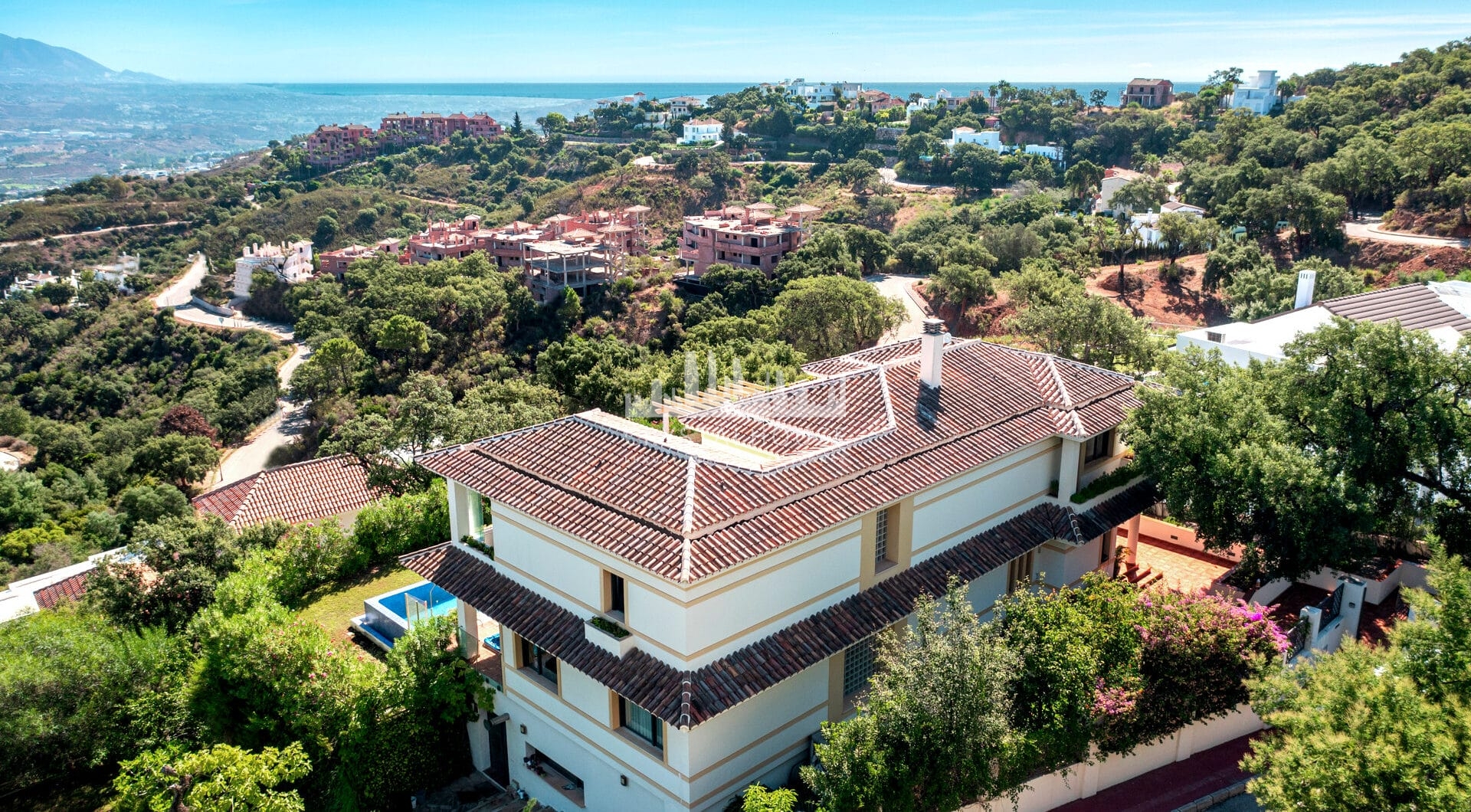 Absolutely epic candle with views to the sea, the valley, and the dawn! In Monte Elviria, Marbella East.