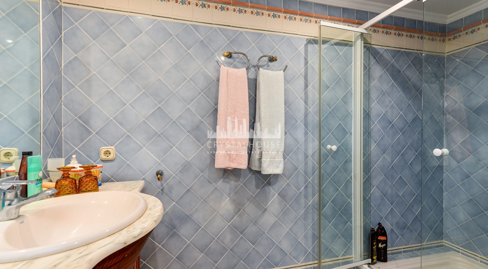 Luxury 3-Bedroom House with Private Pool in Manilva, Malaga