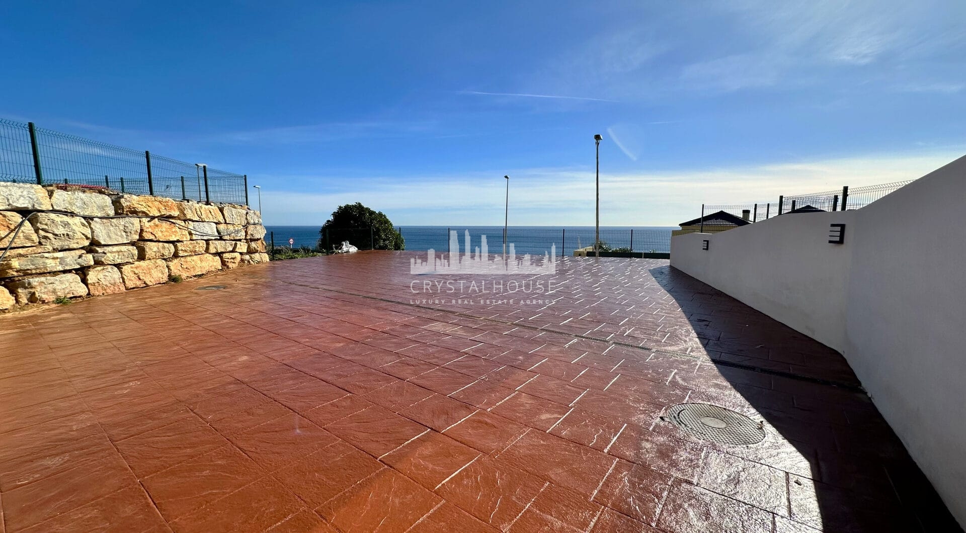 Azata Delmare  - Casares Costa - Apartments with spectacular sea views. Strategically located 250m from the beach, Azata Delmare is a complex of 74 apartments of 2 and 3 bedrooms.