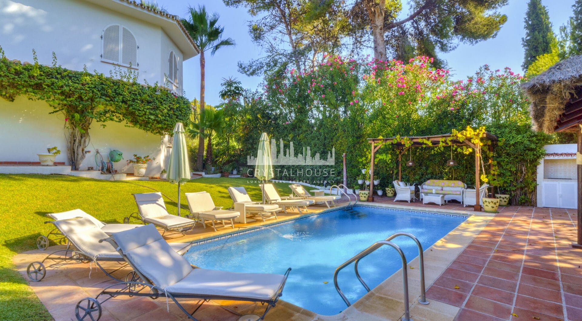 Wonderful six bedroom, south facing villa in the residential area Rocio de Nagueles, Marbella with guest apartment