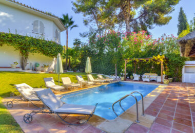 Wonderful six bedroom, south facing villa in the residential area Rocio de Nagueles, Marbella with guest apartment