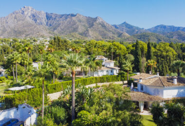 Wonderful six bedroom, south facing villa in the residential area Rocio de Nagueles, Marbella with guest apartment