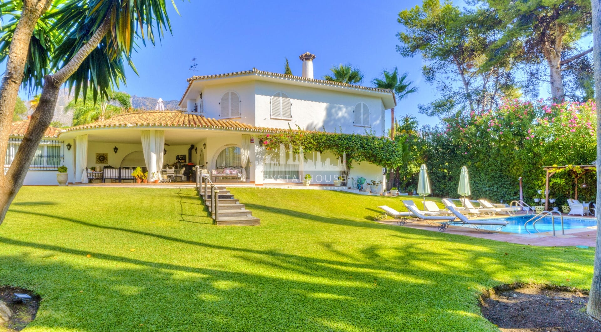 Wonderful six bedroom, south facing villa in the residential area Rocio de Nagueles, Marbella with guest apartment