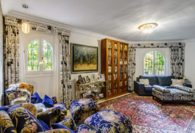 Wonderful six bedroom, south facing villa in the residential area Rocio de Nagueles, Marbella with guest apartment