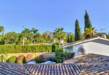 Wonderful six bedroom, south facing villa in the residential area Rocio de Nagueles, Marbella with guest apartment
