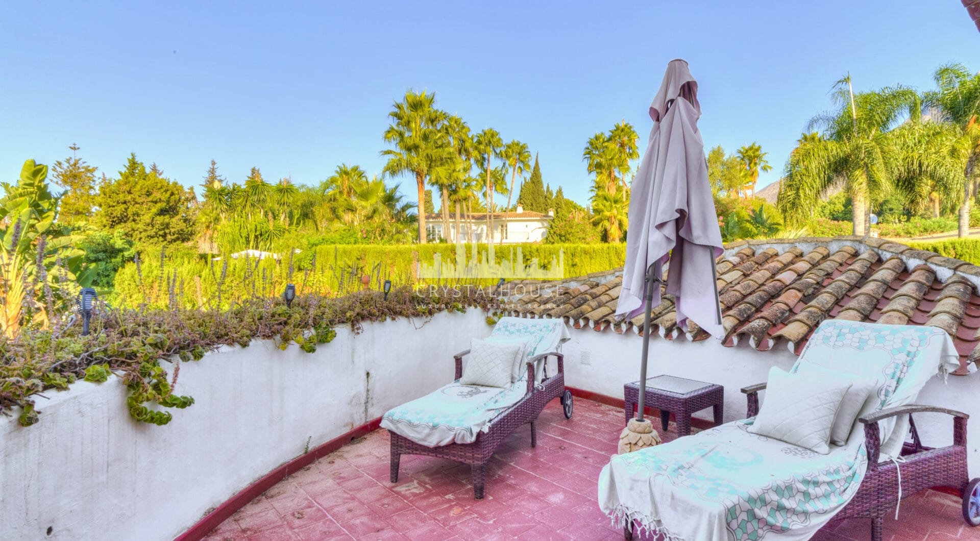 Wonderful six bedroom, south facing villa in the residential area Rocio de Nagueles, Marbella with guest apartment
