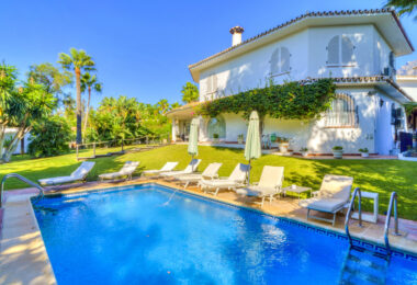 Wonderful six bedroom, south facing villa in the residential area Rocio de Nagueles, Marbella with guest apartment