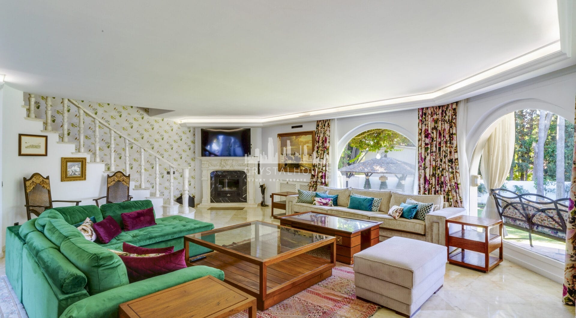 Wonderful six bedroom, south facing villa in the residential area Rocio de Nagueles, Marbella with guest apartment