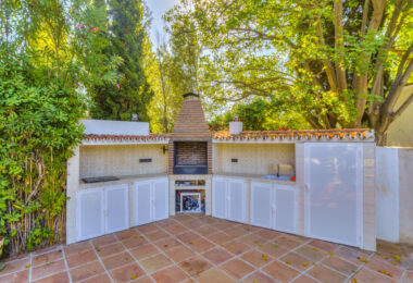 Wonderful six bedroom, south facing villa in the residential area Rocio de Nagueles, Marbella with guest apartment