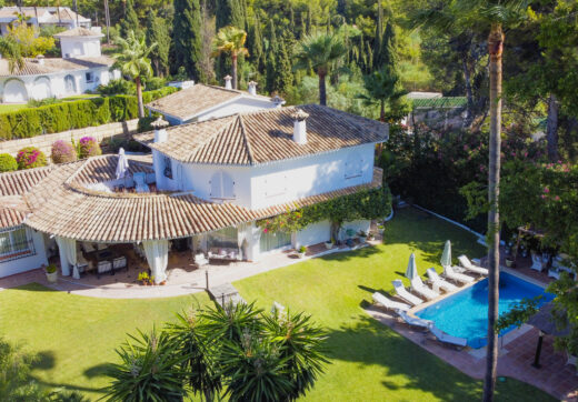 Wonderful six bedroom, south facing villa in the residential area Rocio de Nagueles, Marbella with guest apartment