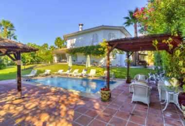 Wonderful six bedroom, south facing villa in the residential area Rocio de Nagueles, Marbella with guest apartment