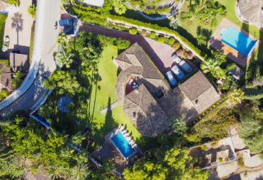 Wonderful six bedroom, south facing villa in the residential area Rocio de Nagueles, Marbella with guest apartment