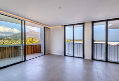 Beautifully reformed two bedroom apartment in the gated community of Jardines de Andalucía, Nueva Andalucia with sea views