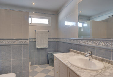 Beautifully Five-Bedroom Villa in Xarblanca, Marbella