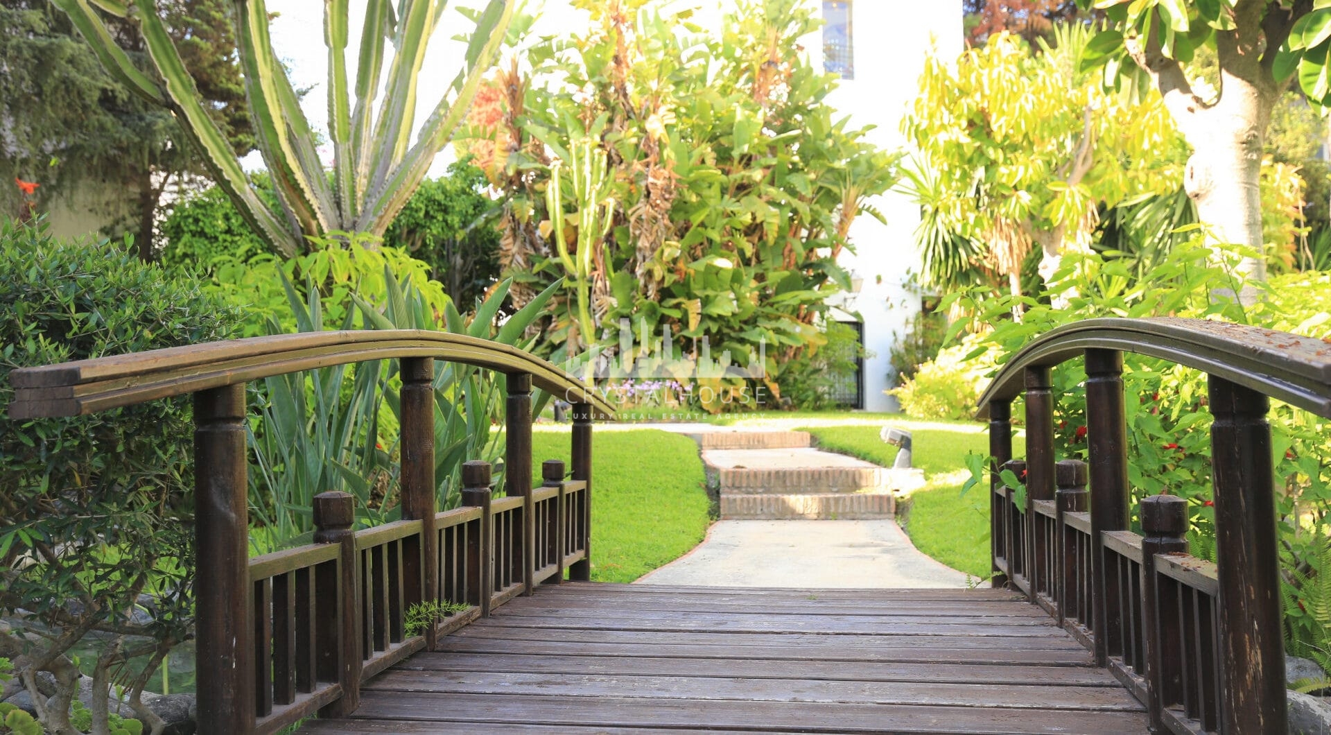2 Bedroom Ground Floor Apartment in Alhambra del Mar