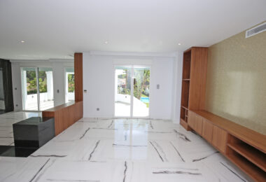 5 Bedroom Fully Refurbished Townhouse - Nueva Andalucía