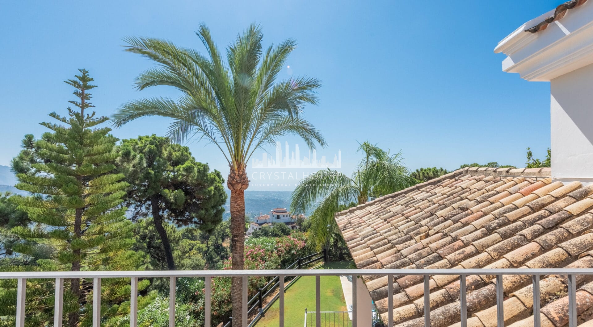 Wonderful villa in La Zagaleta, with sea views and an indoor swimming pool and SPA!