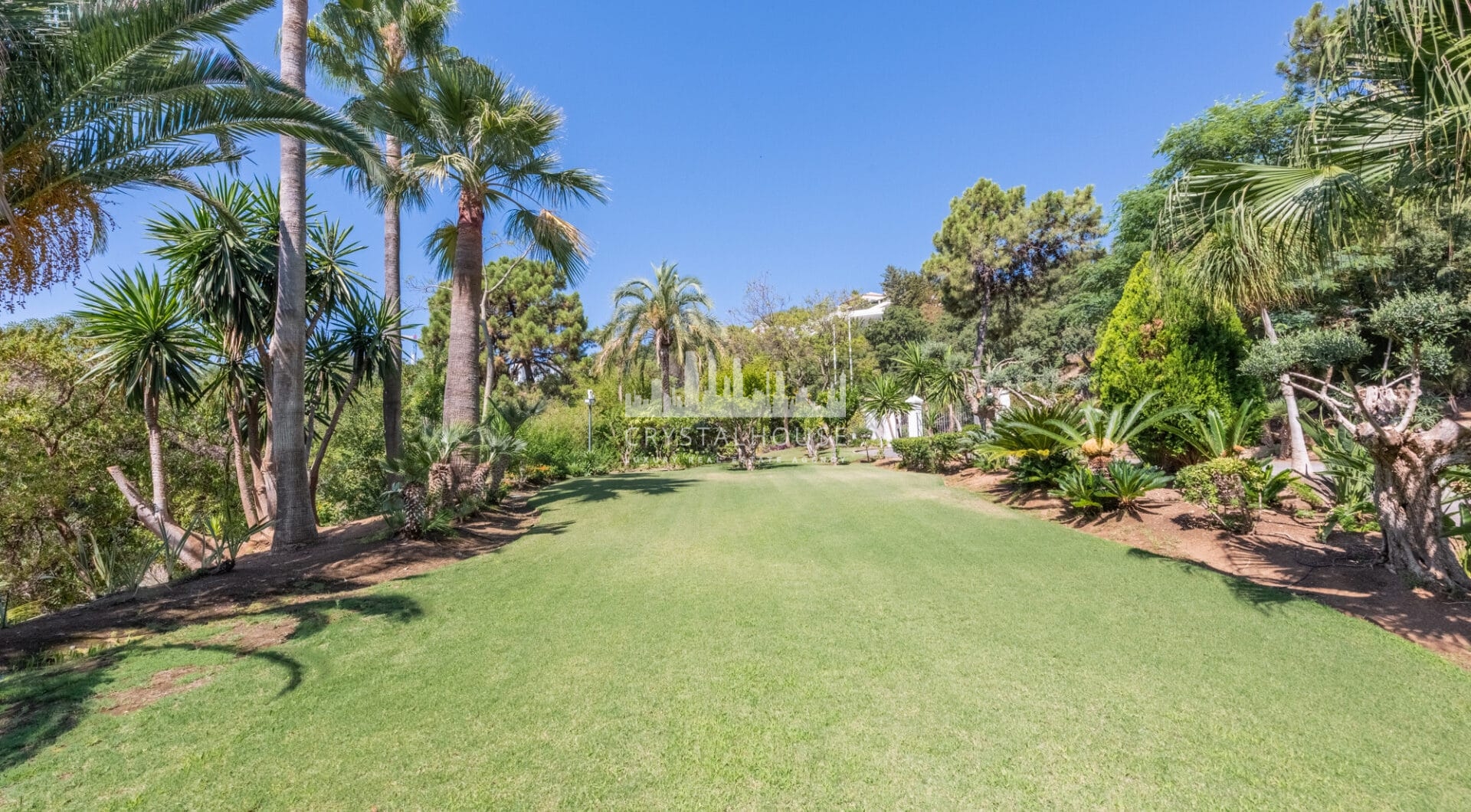 Wonderful villa in La Zagaleta, with sea views and an indoor swimming pool and SPA!