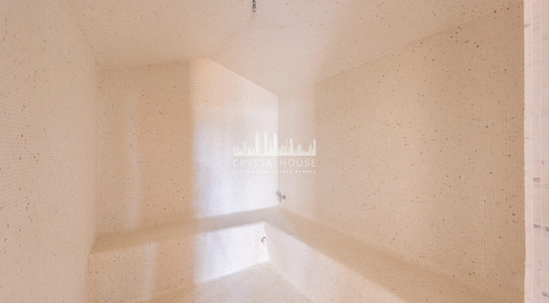 Wonderful villa in La Zagaleta, with sea views and an indoor swimming pool and SPA!