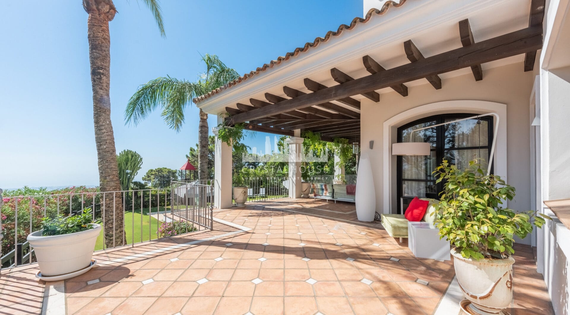 Wonderful villa in La Zagaleta, with sea views and an indoor swimming pool and SPA!