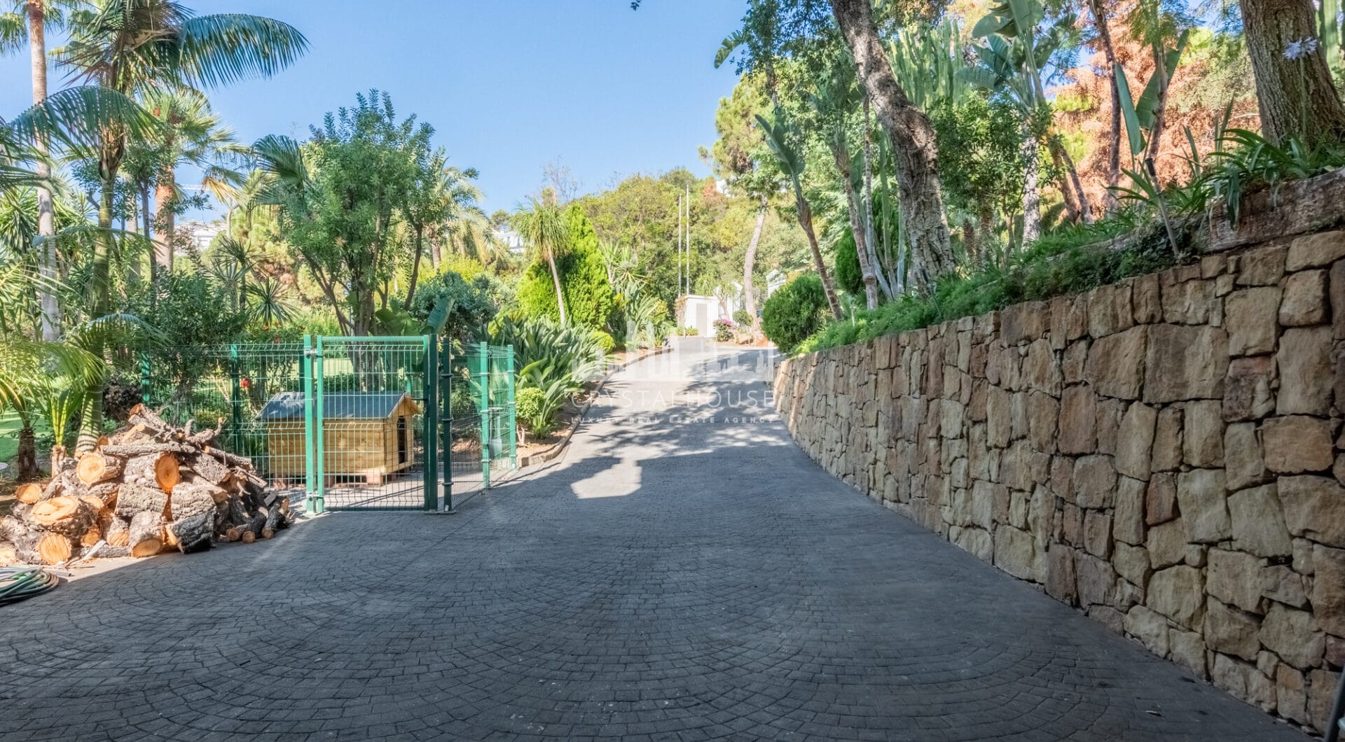 Wonderful villa in La Zagaleta, with sea views and an indoor swimming pool and SPA!