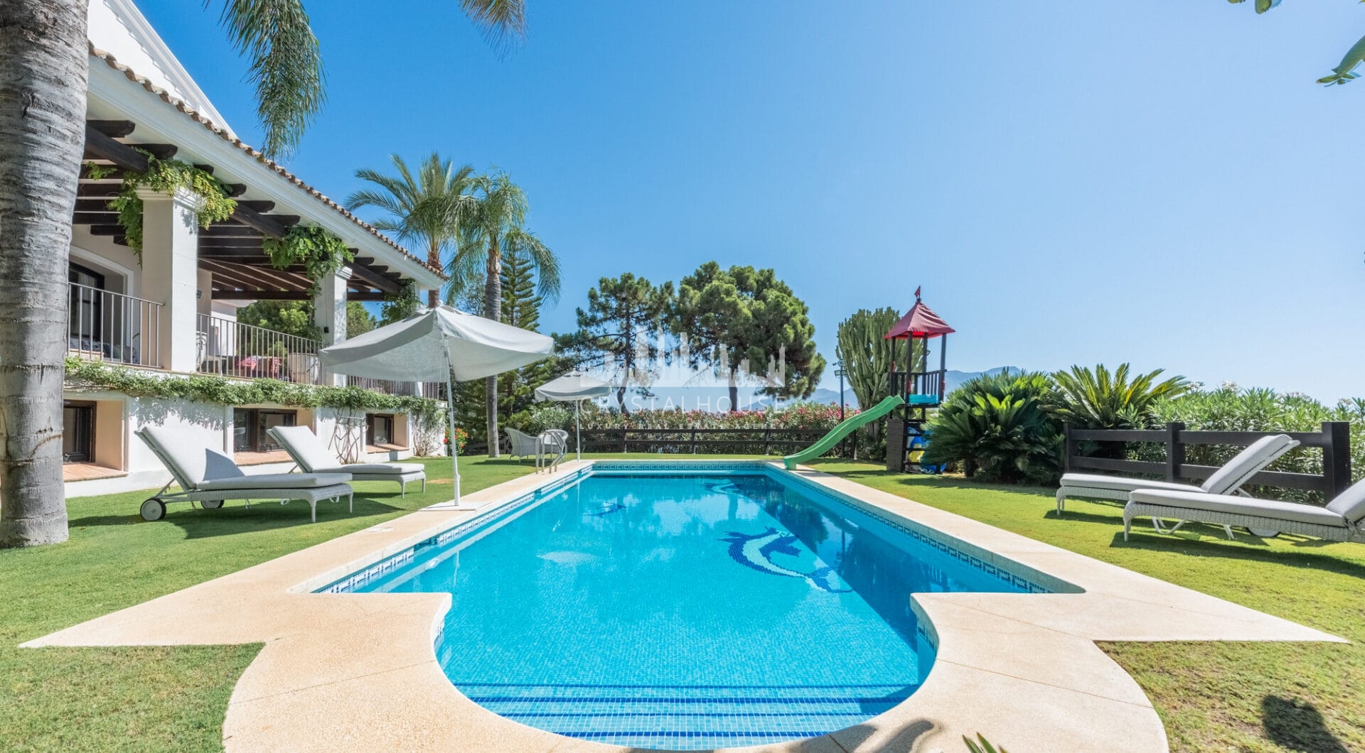 Wonderful villa in La Zagaleta, with sea views and an indoor swimming pool and SPA!