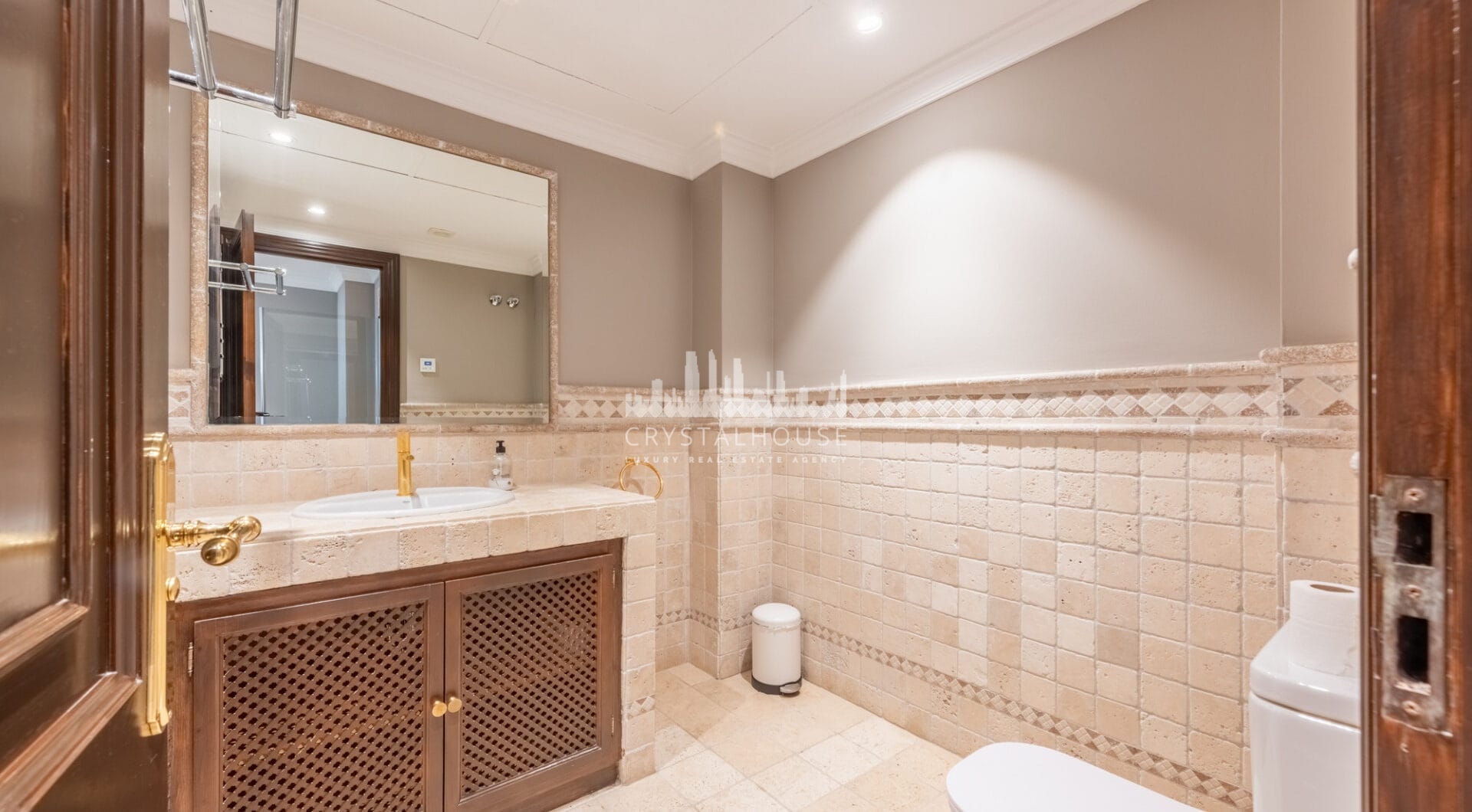 Wonderful villa in La Zagaleta, with sea views and an indoor swimming pool and SPA!