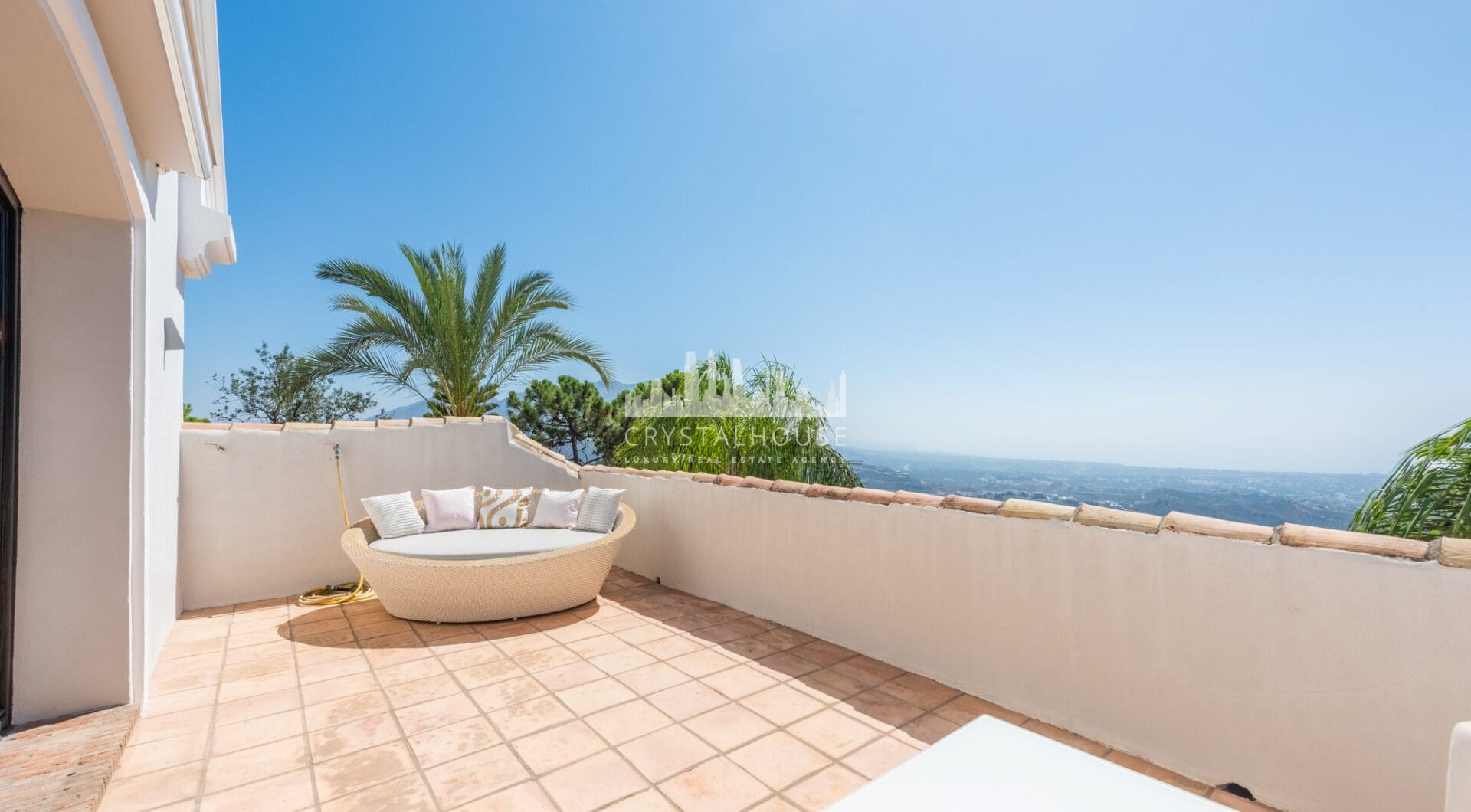 Wonderful villa in La Zagaleta, with sea views and an indoor swimming pool and SPA!