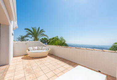 Wonderful villa in La Zagaleta, with sea views and an indoor swimming pool and SPA!