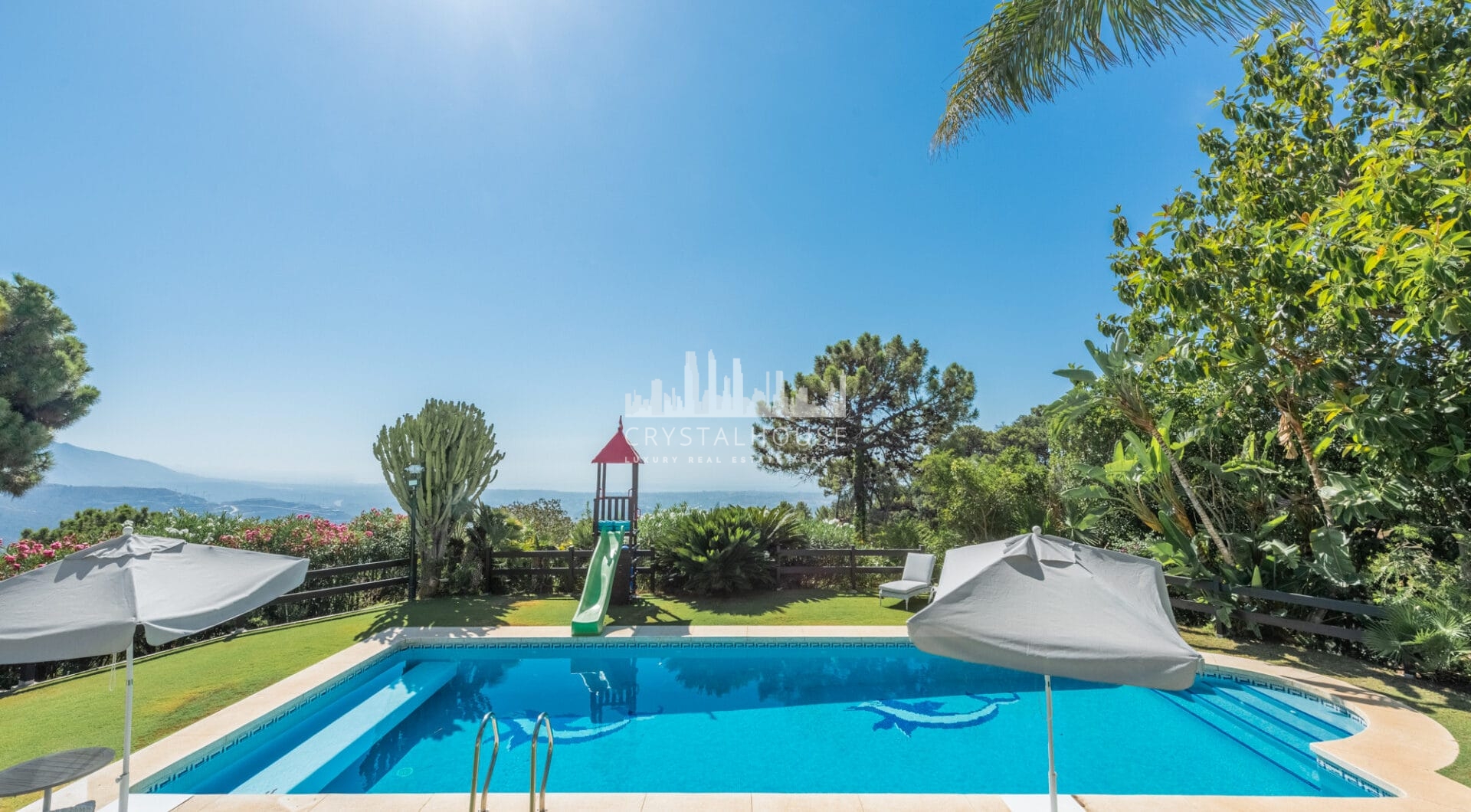 Wonderful villa in La Zagaleta, with sea views and an indoor swimming pool and SPA!