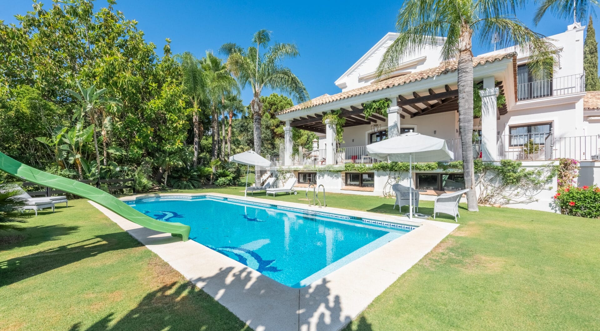 Wonderful villa in La Zagaleta, with sea views and an indoor swimming pool and SPA!