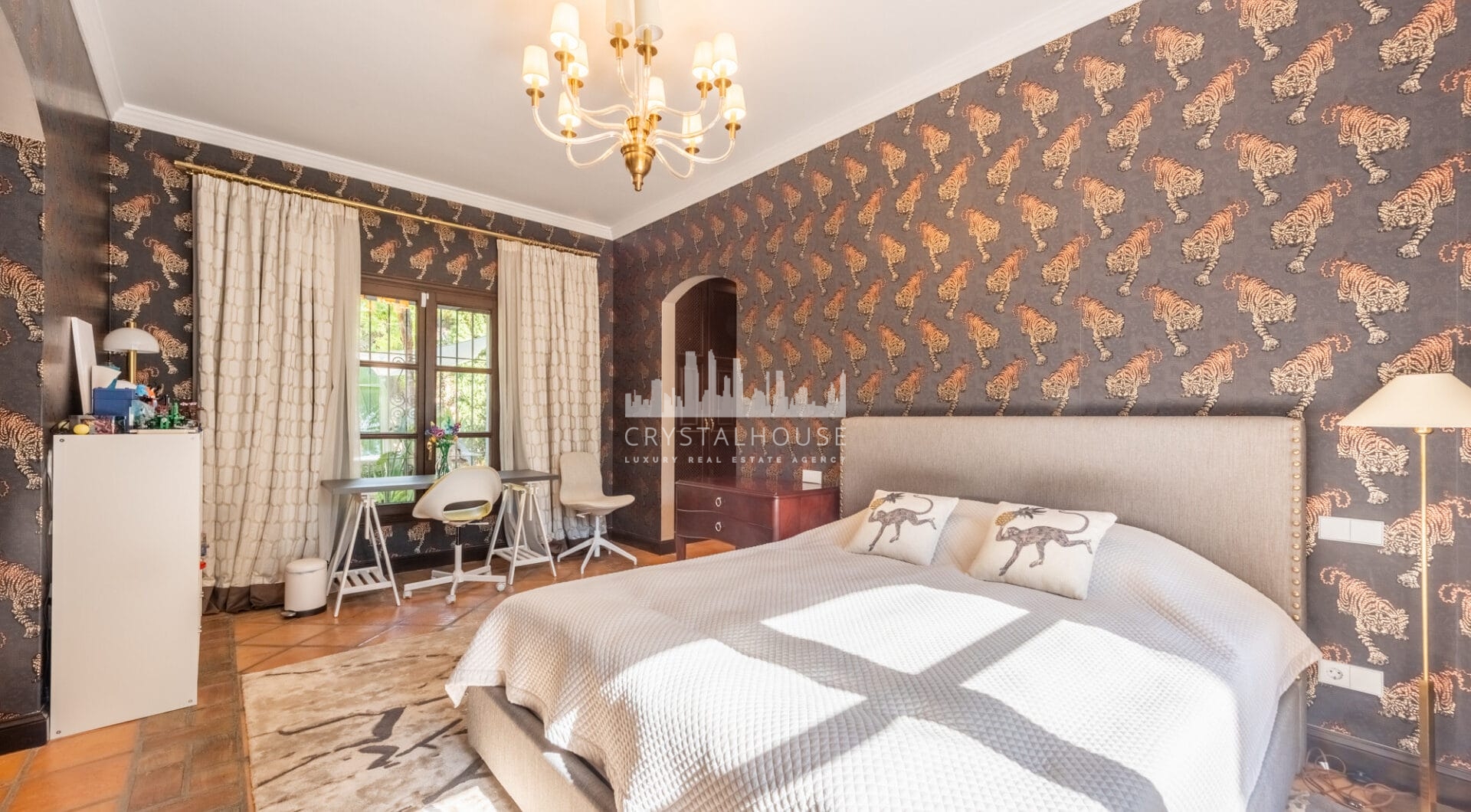 Wonderful villa in La Zagaleta, with sea views and an indoor swimming pool and SPA!