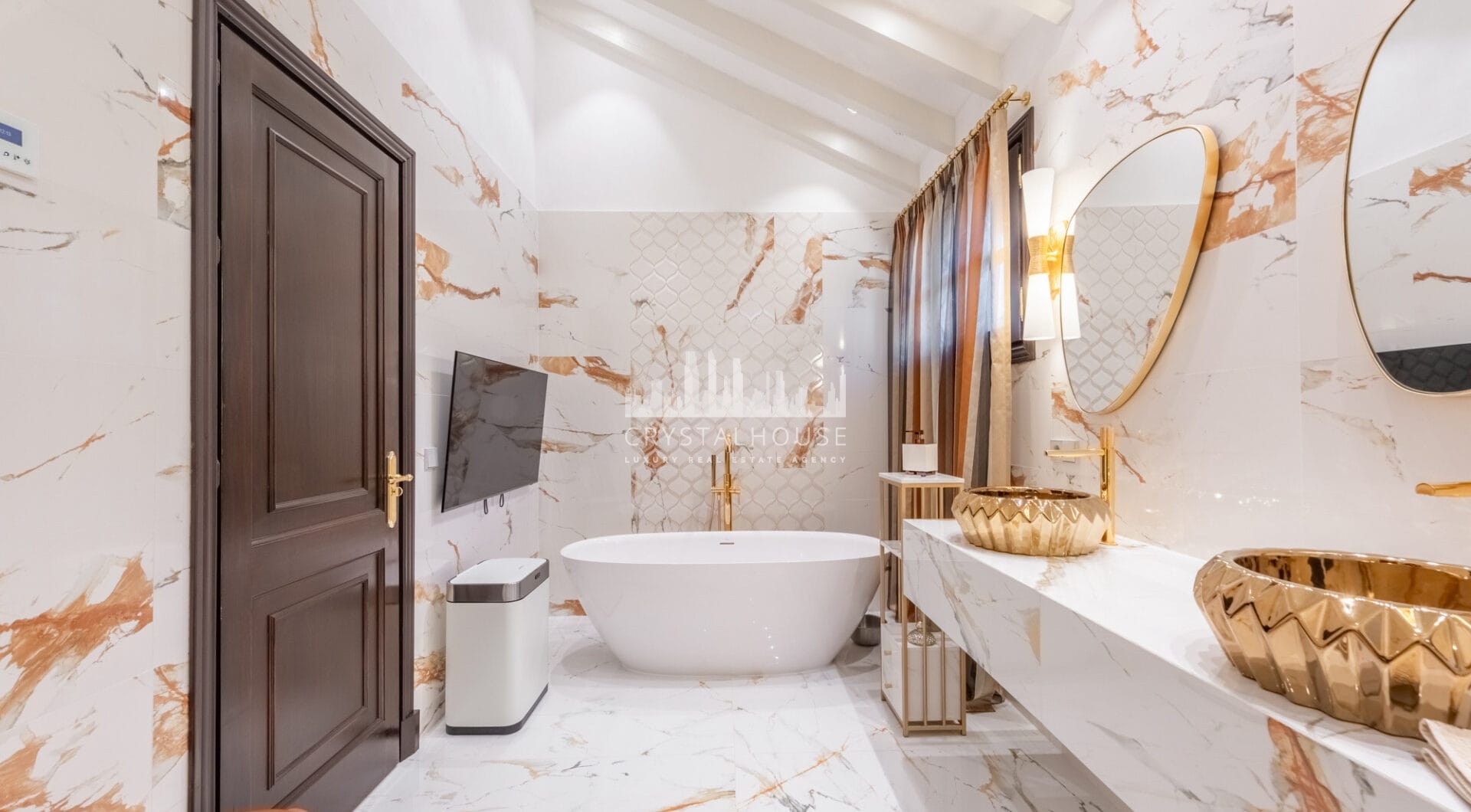 Wonderful villa in La Zagaleta, with sea views and an indoor swimming pool and SPA!