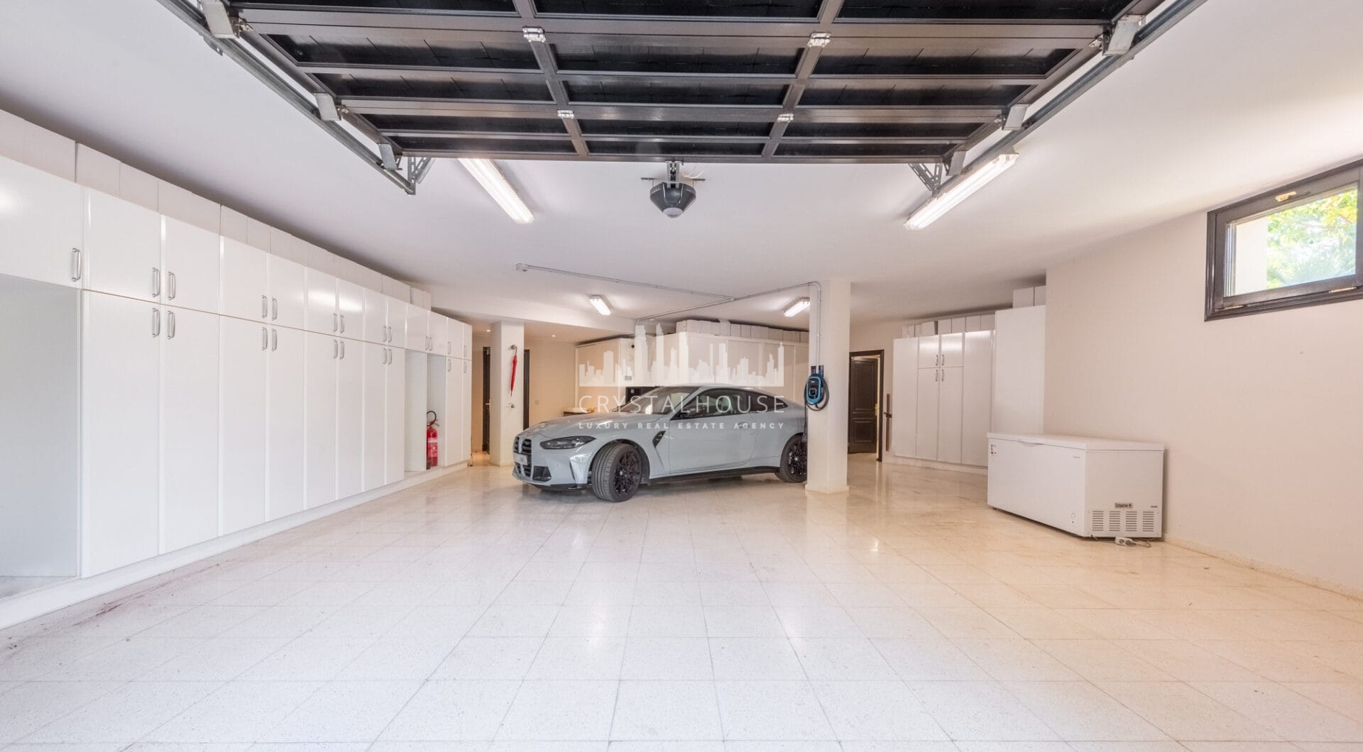 Wonderful villa in La Zagaleta, with sea views and an indoor swimming pool and SPA!