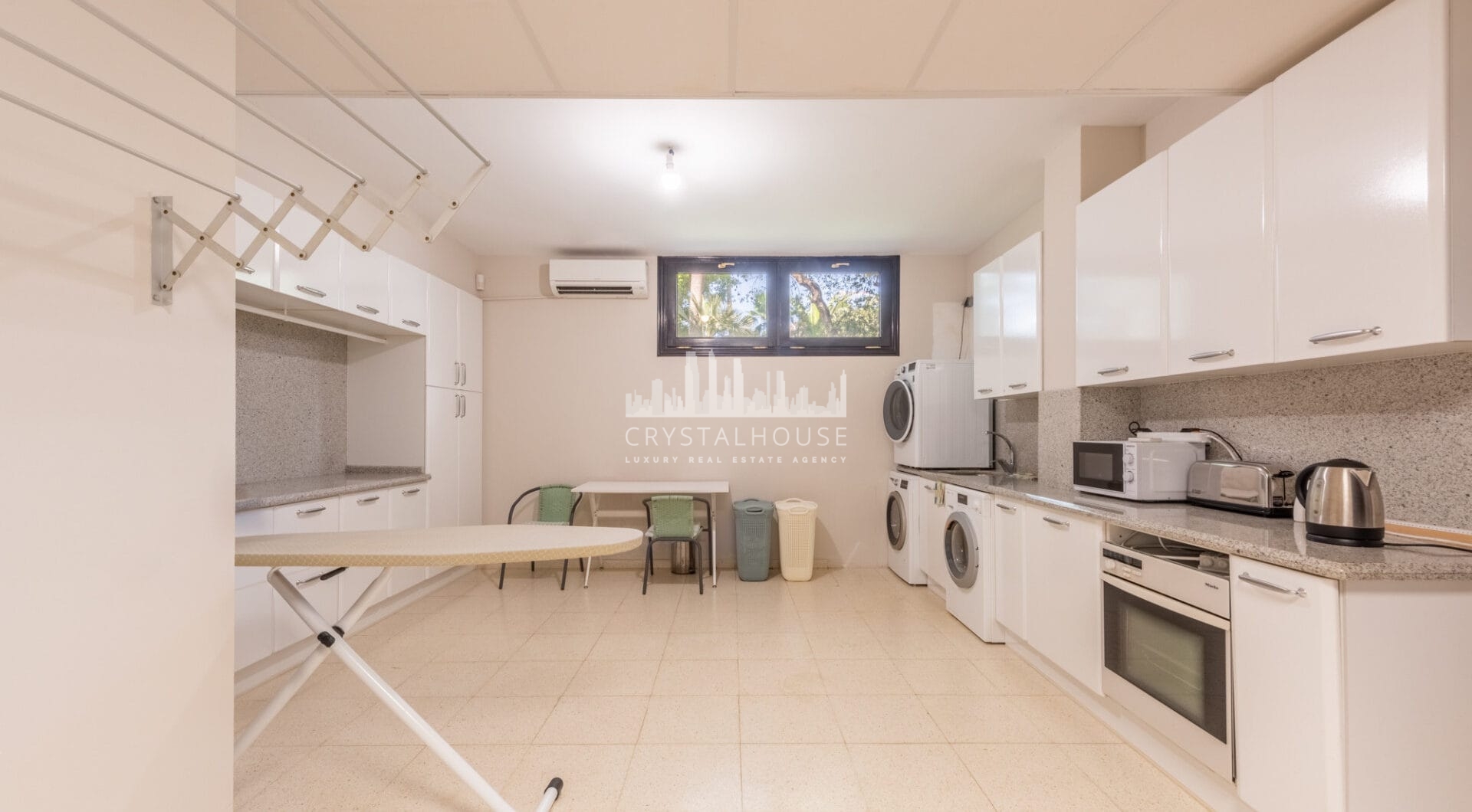 Wonderful villa in La Zagaleta, with sea views and an indoor swimming pool and SPA!